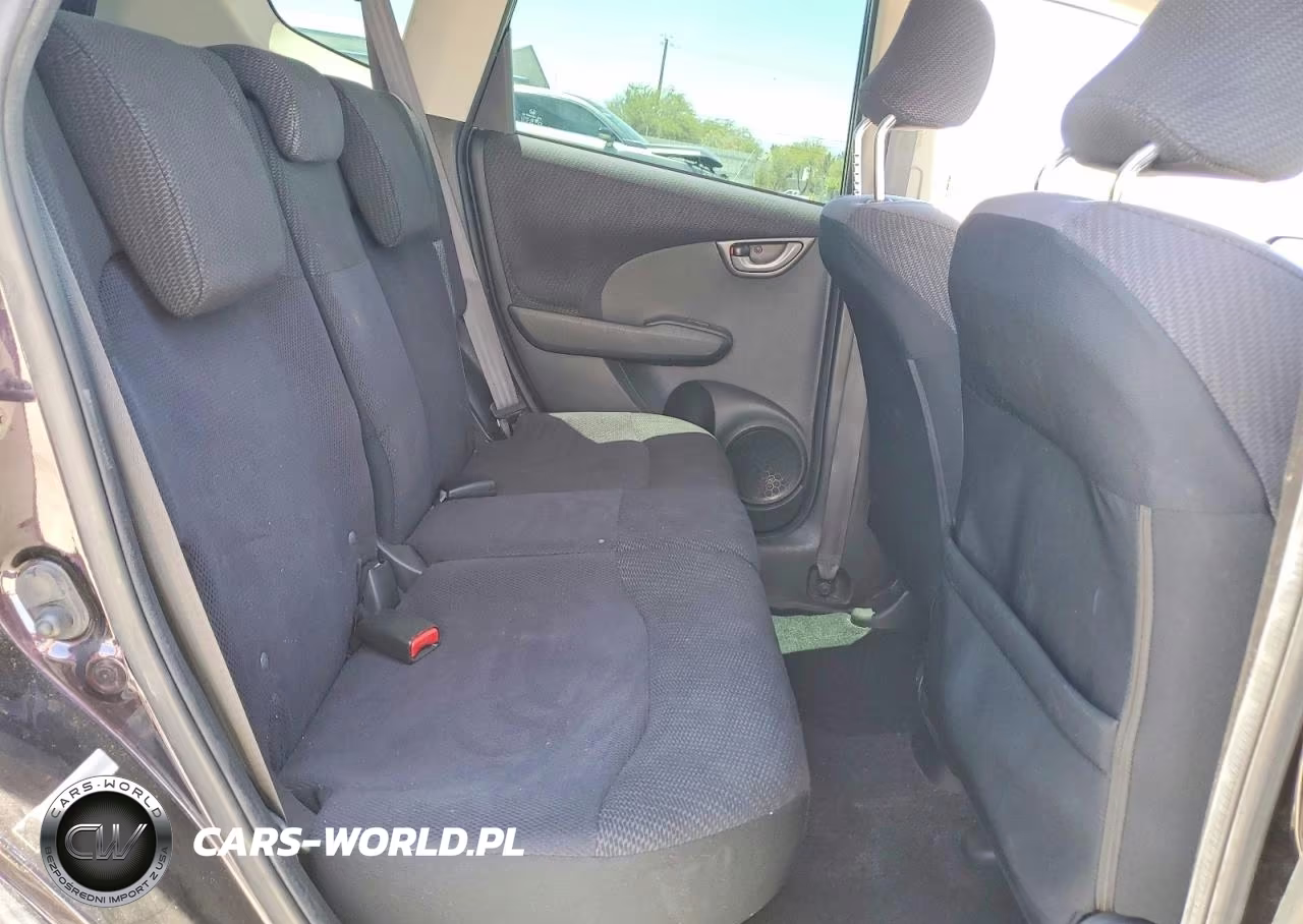2013 Honda Fit Sport VIN:JHMGE8H59DC019552 - 10