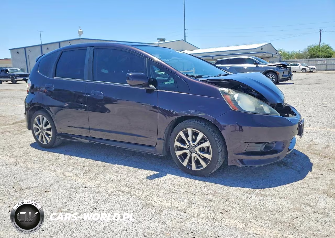 2013 Honda Fit Sport VIN:JHMGE8H59DC019552 - 4