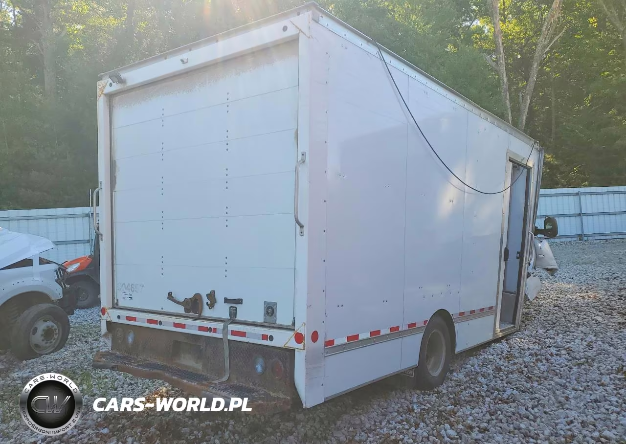 2023 Chevrolet Express Box Truck VIN:1HA6GVF72PN010867 - 3