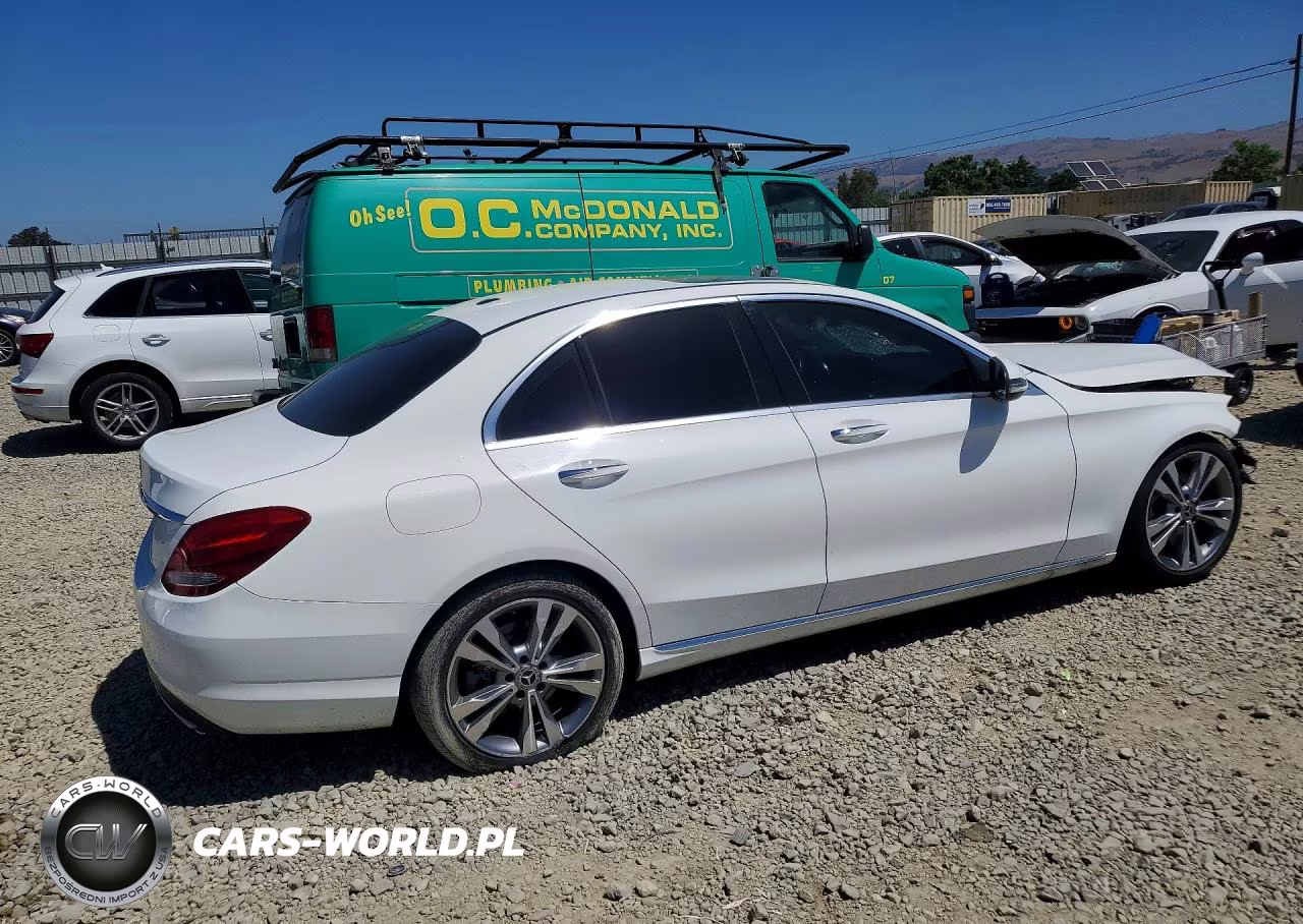 2018 Mercedes-Benz C 300 VIN:55SWF4JB8JU241175 - 3