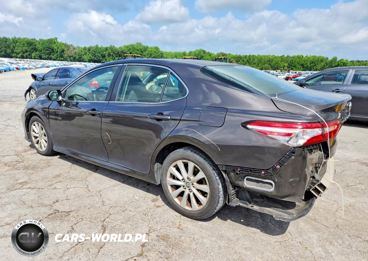 2018 Toyota Camry Le VIN:JTNB11HK6J3043884 - 2