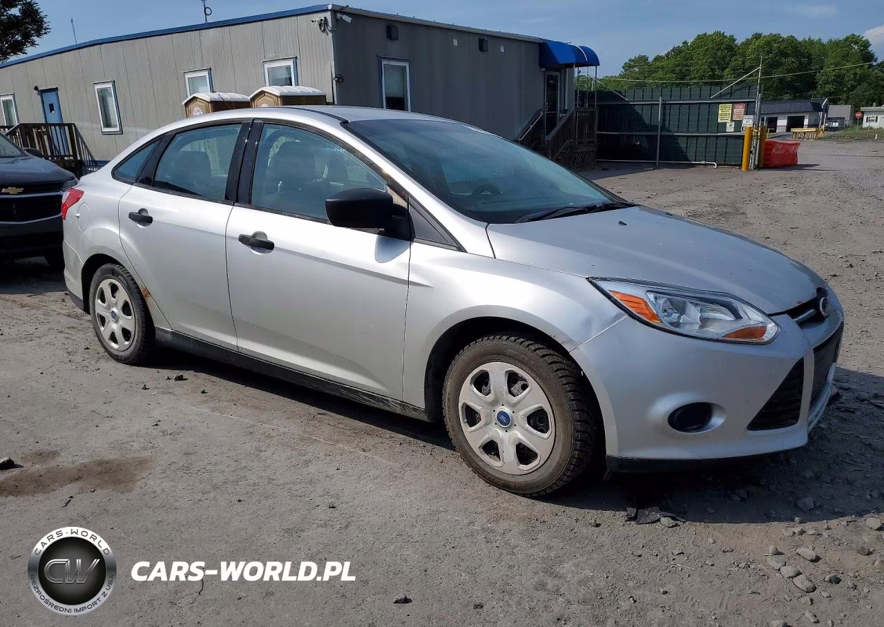 2012 Ford Focus S VIN:1FAHP3E23CL182344 - 4