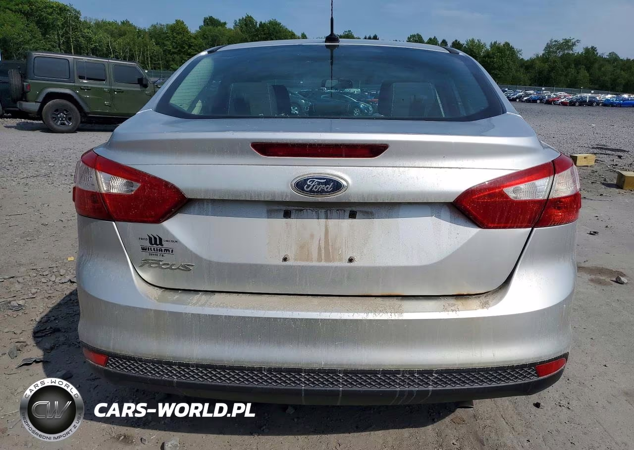 2012 Ford Focus S VIN:1FAHP3E23CL182344 - 6