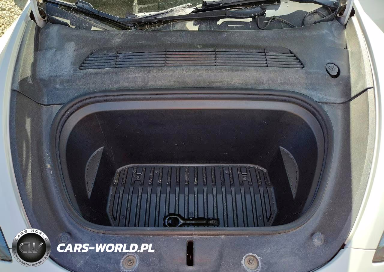 2022 Tesla Model Y VIN:7SAYGDEF9NF411282 - 11