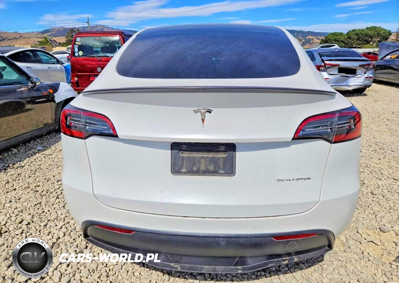 2022 Tesla Model Y VIN:7SAYGDEF9NF411282 - 6