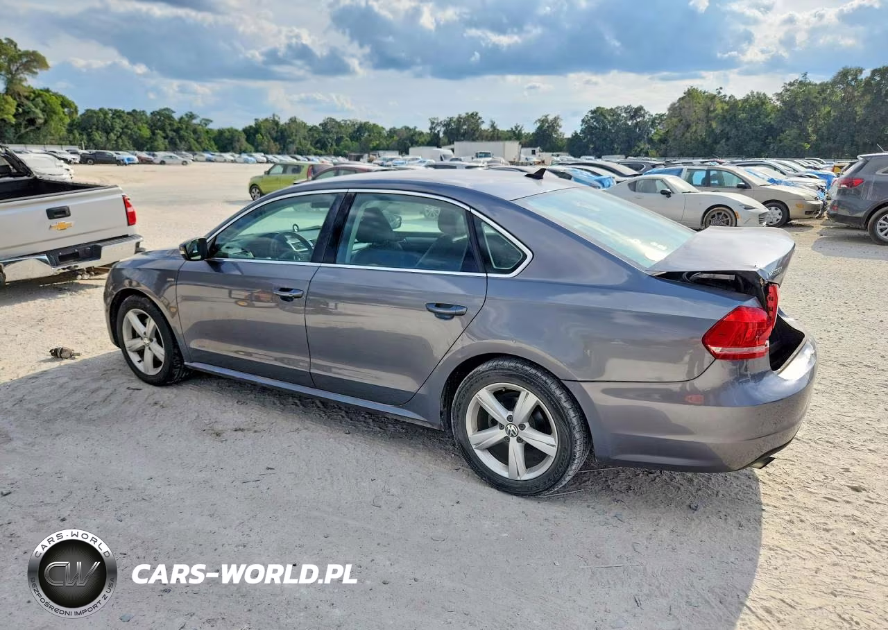 2015 Volkswagen Passat S VIN:1VWAS7A37FC113027 - 2