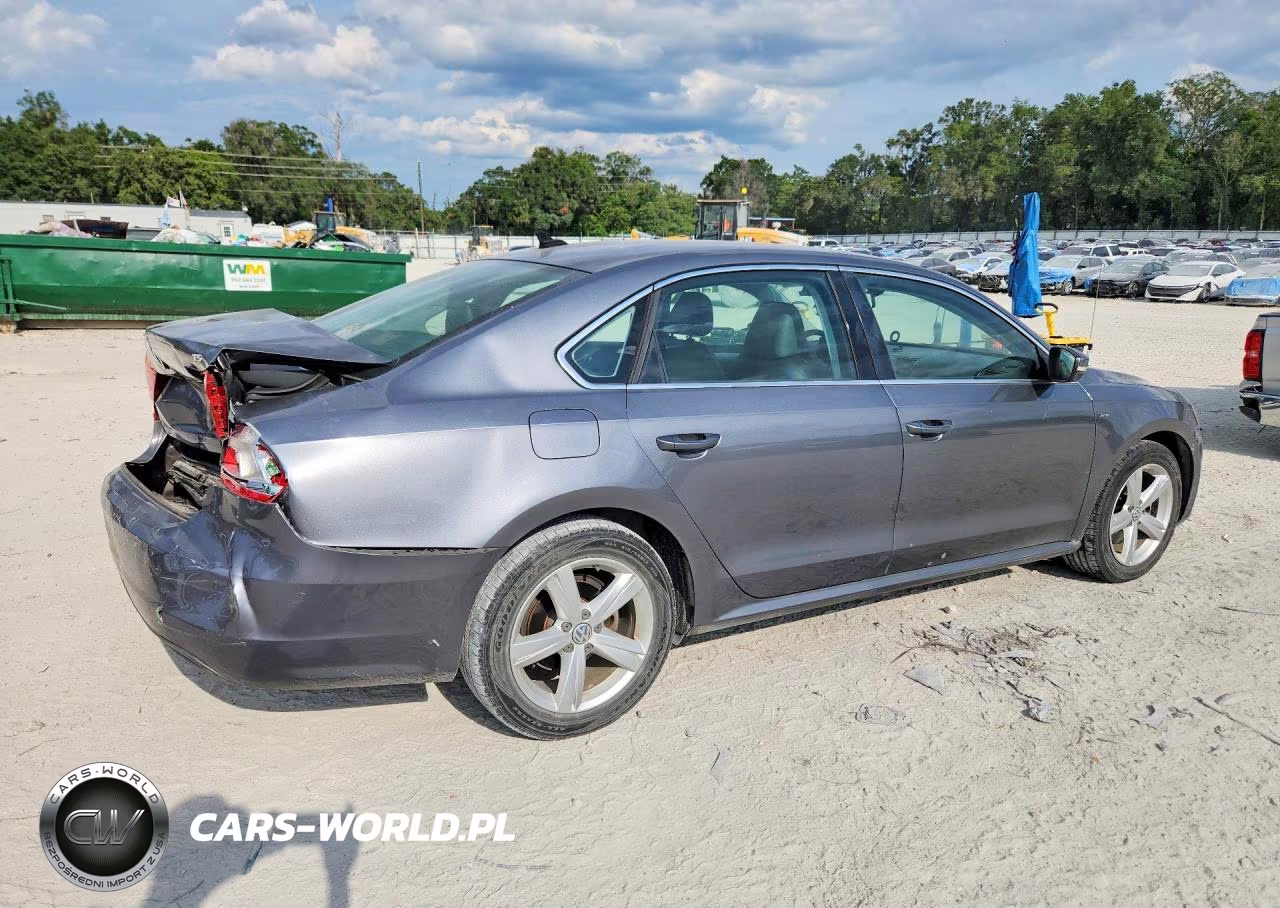 2015 Volkswagen Passat S VIN:1VWAS7A37FC113027 - 3