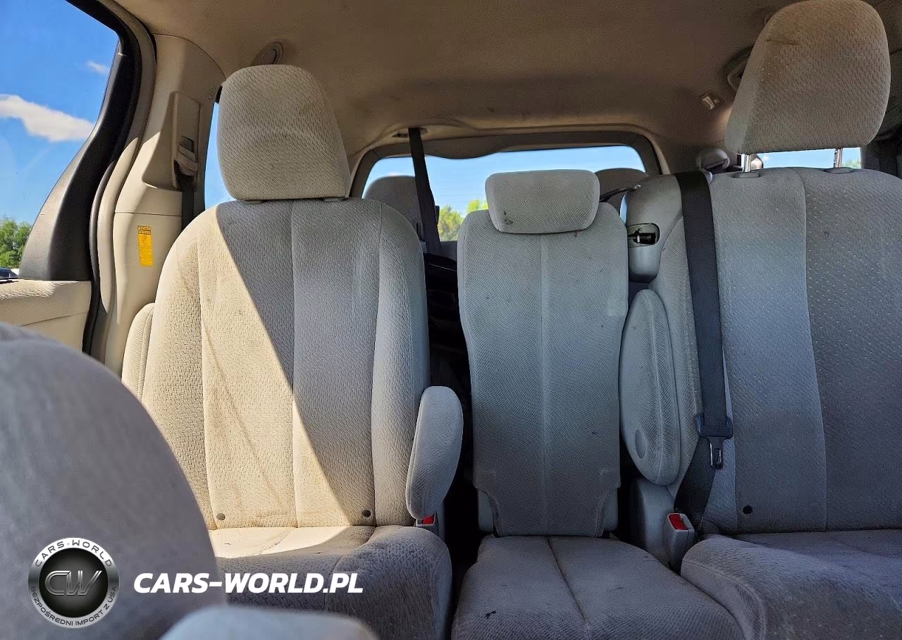 2014 Toyota Sienna Le VIN:5TDKK3DCXES474552 - 10