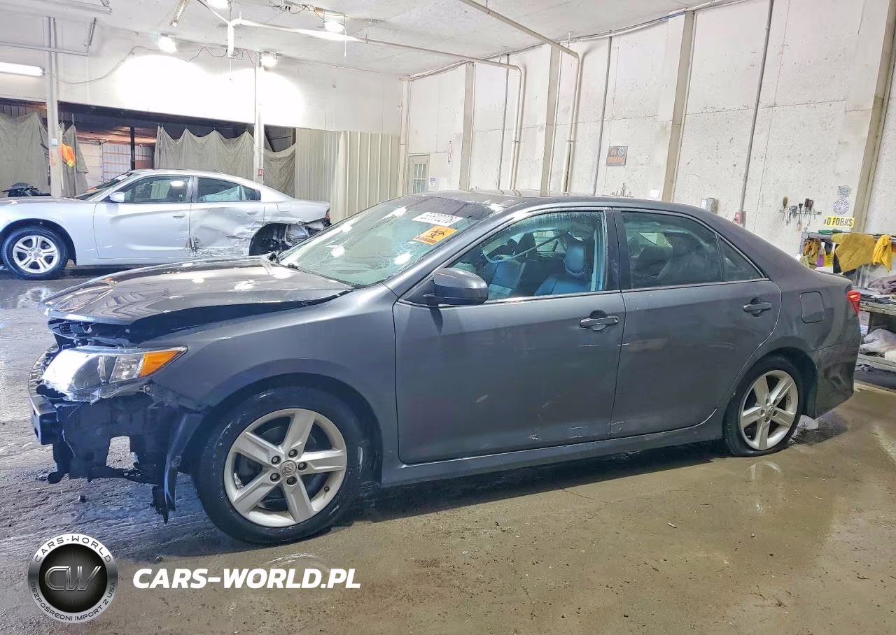 2012 Toyota Camry Se – zdjęcie 1 z 13