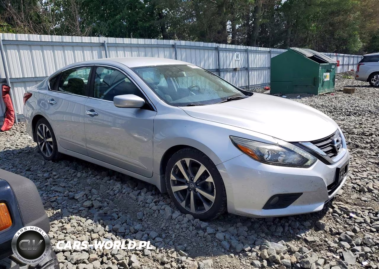 2017 Nissan Altima 2.5 Sr VIN:1N4AL3AP4HC138861 - 4