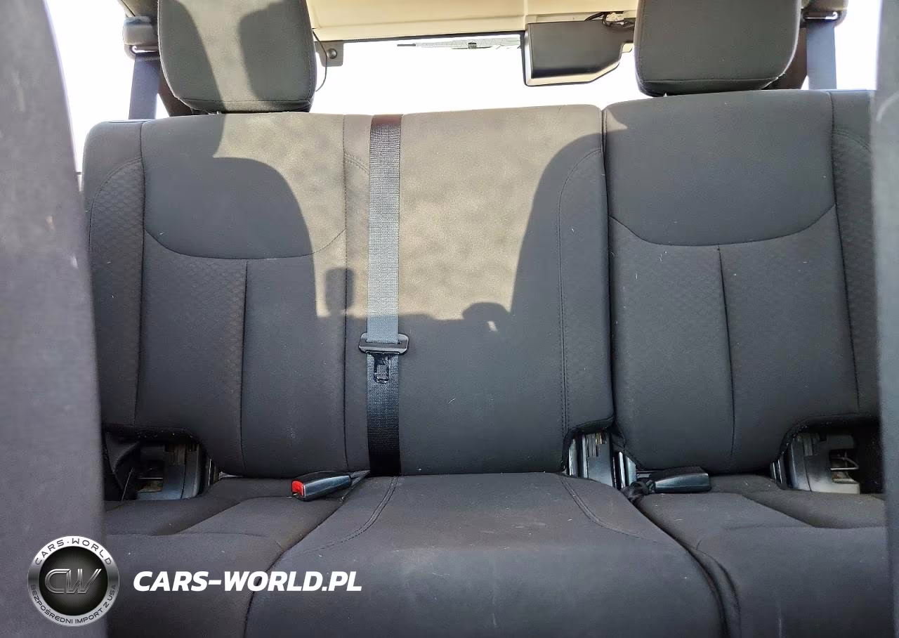 2017 Jeep Wrangler Unlimited Sport VIN:1C4BJWDG1HL587142 - 10