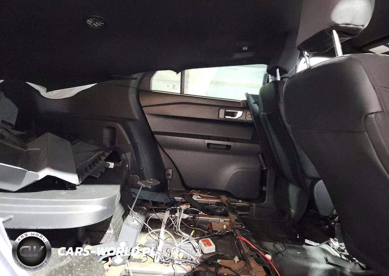 2023 Ford Explorer Police Interceptor VIN:1FM5K8ABXPGB98355 - 11