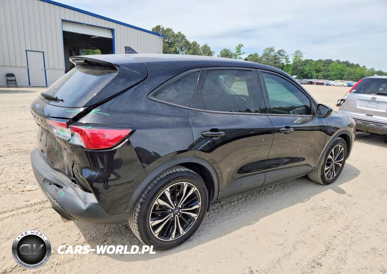 2022 Ford Escape Se VIN:1FMCU0G61NUB18016 - 3