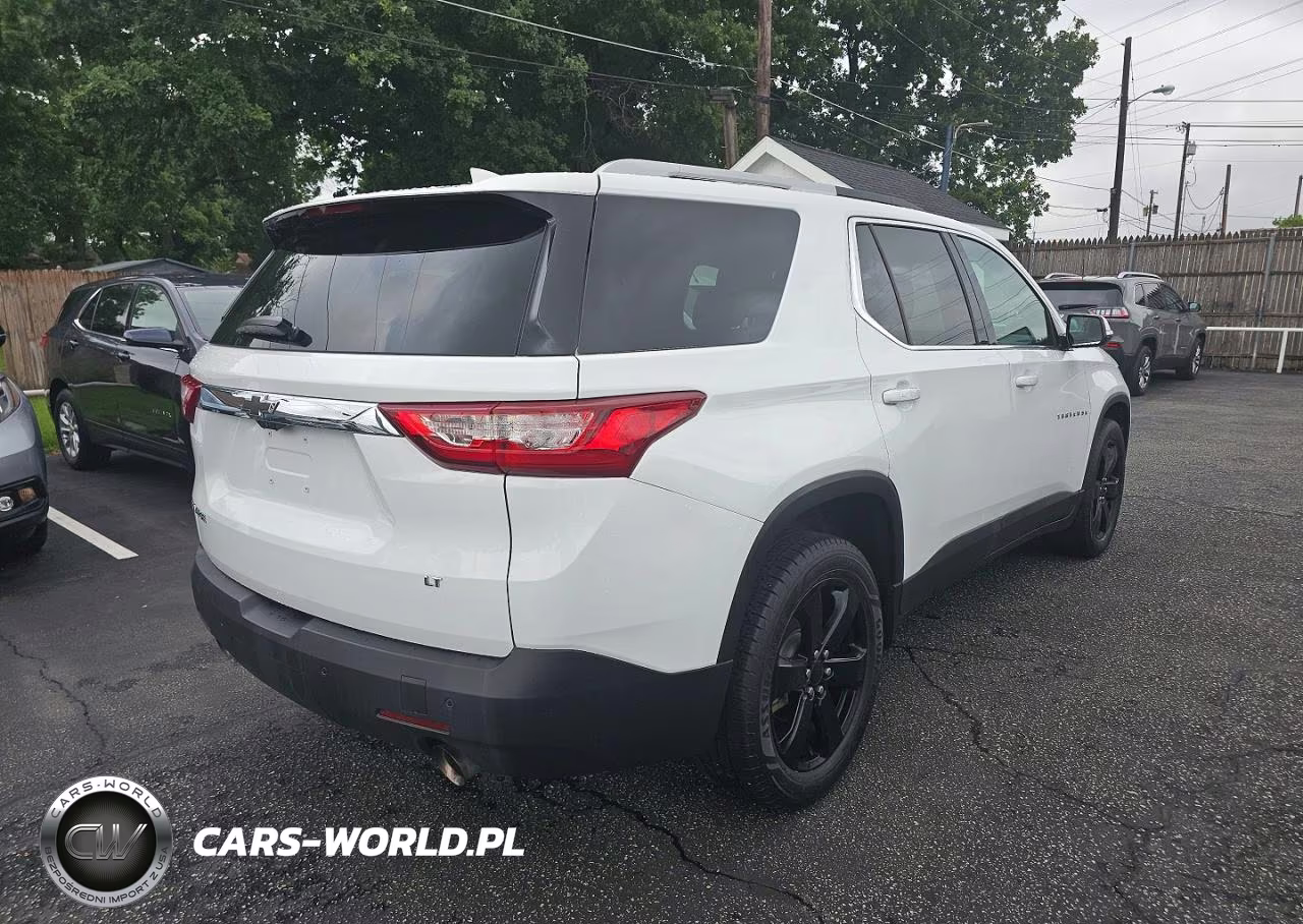 2018 Chevrolet Traverse Lt VIN:1GNERHKW4JJ159649 - 4