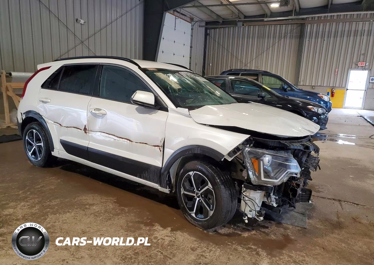 2023 Kia Niro Ex VIN:KNDCR3LE8P5082147 - 4