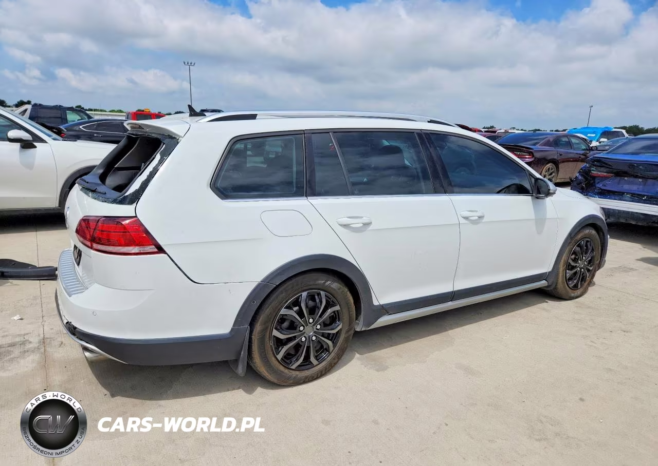 2018 Volkswagen Golf Alltrack S VIN:3VWH17AU9JM756996 - 3