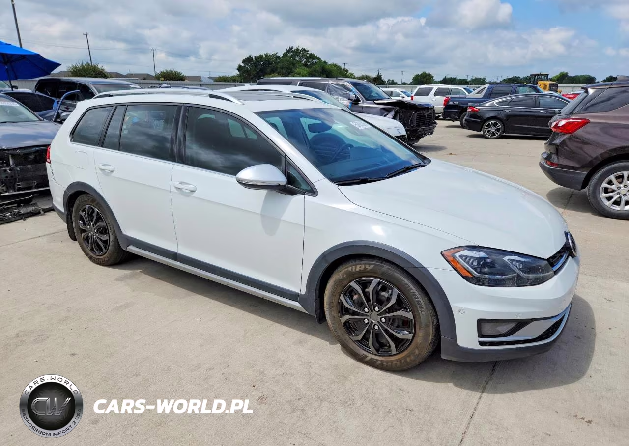 2018 Volkswagen Golf Alltrack S VIN:3VWH17AU9JM756996 - 4