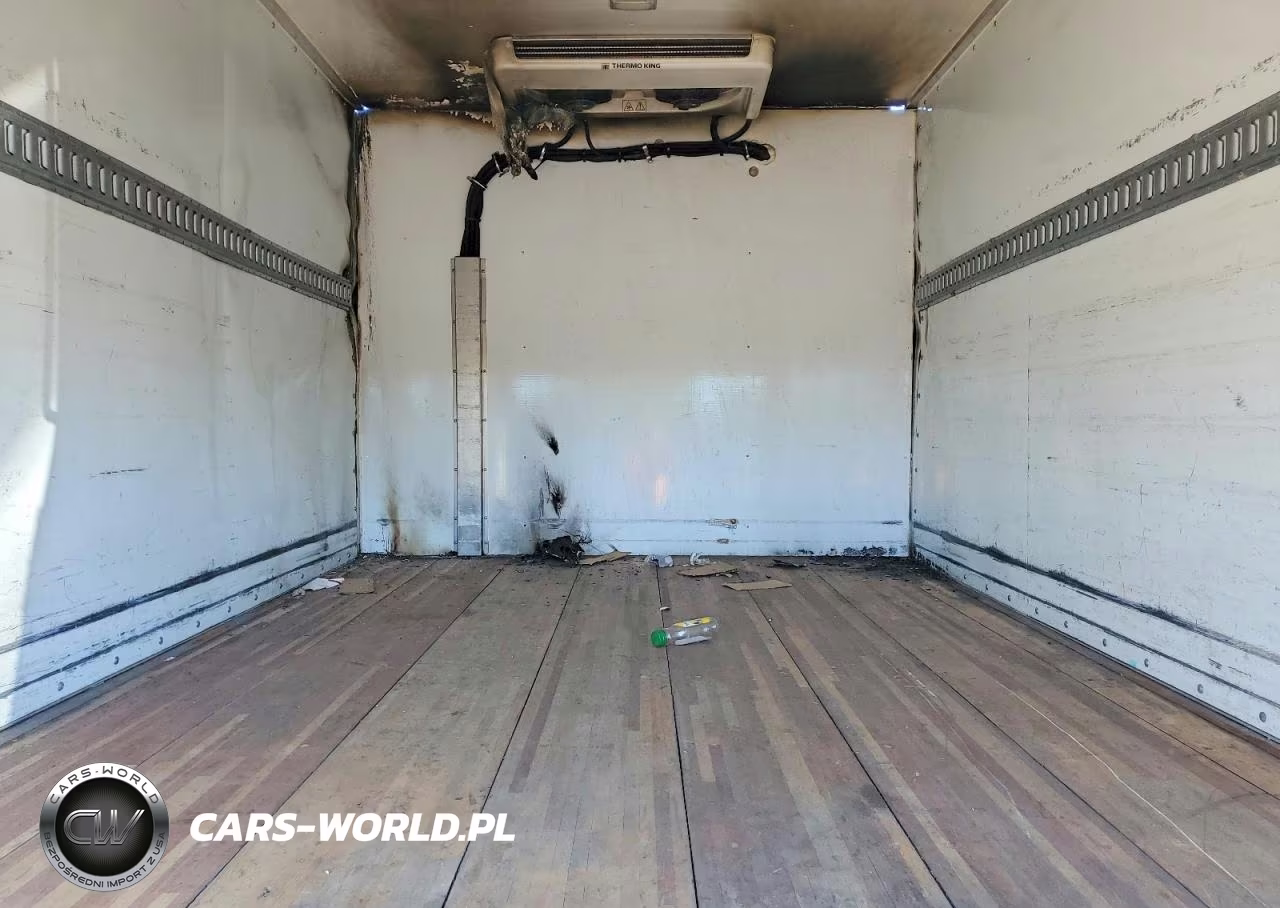 2019 GMC Savana Refrigerated Box Truck VIN:1GD07RFP6K1270699 - 10