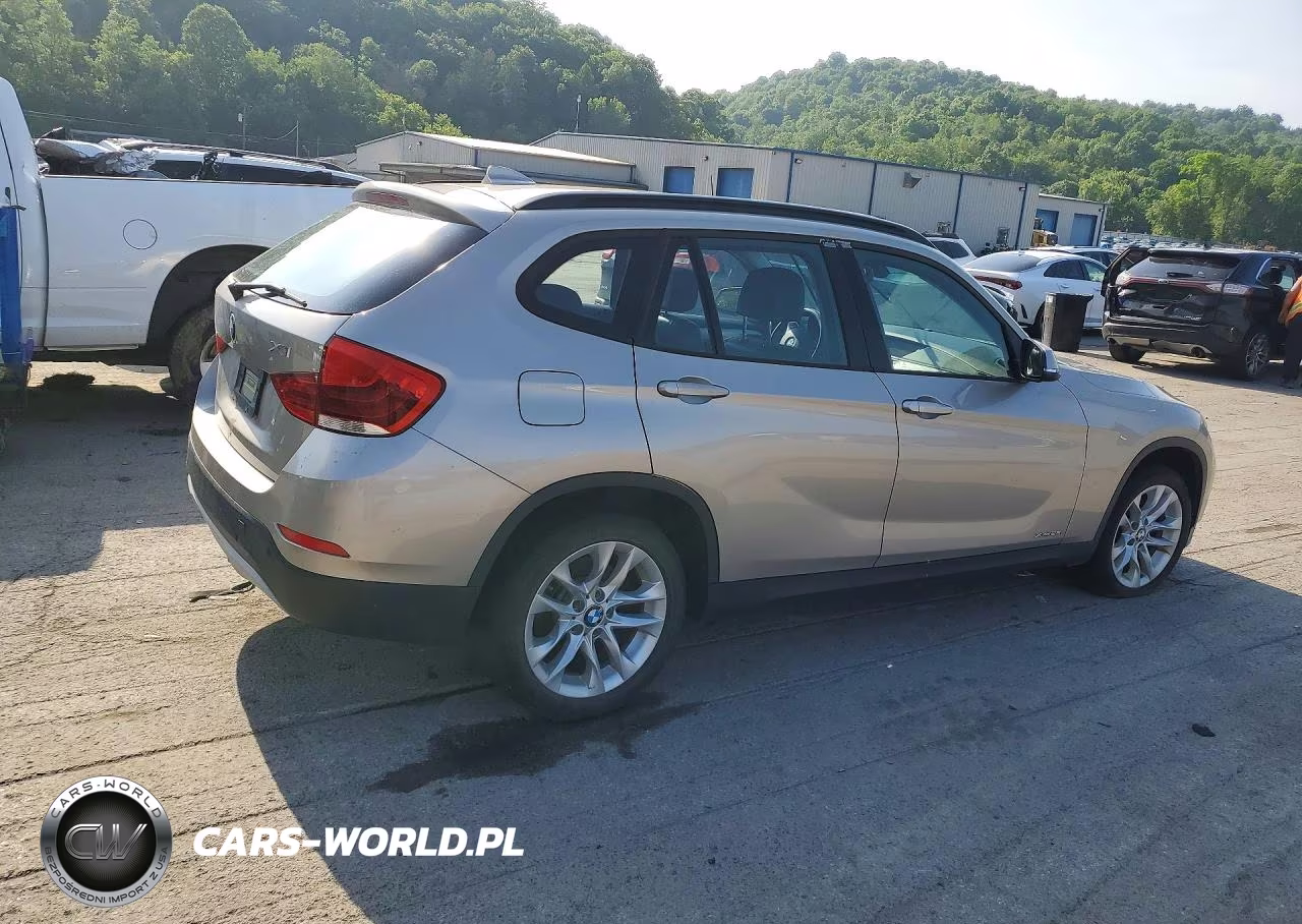2015 BMW X1 xDrive28I VIN:WBAVL1C52FVY29204 - 3