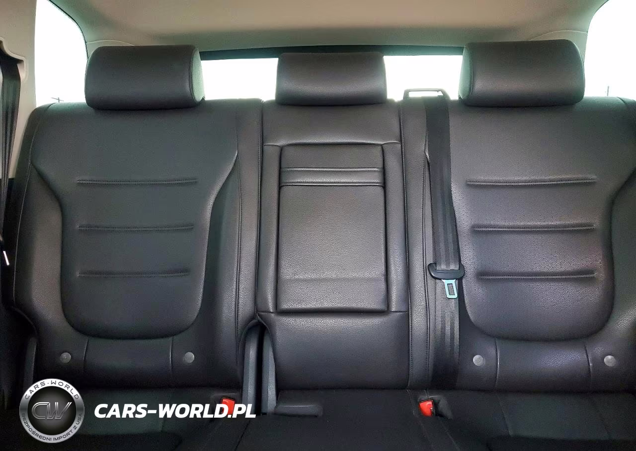 2016 Volkswagen Touareg Sport VIN:WVGEF9BP8GD010440 - 10
