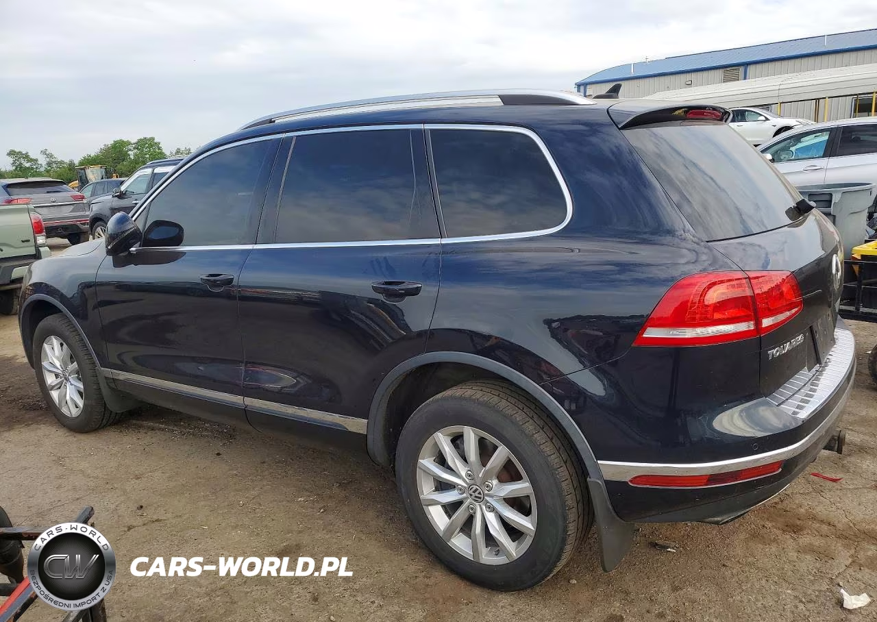 2016 Volkswagen Touareg Sport VIN:WVGEF9BP8GD010440 - 2