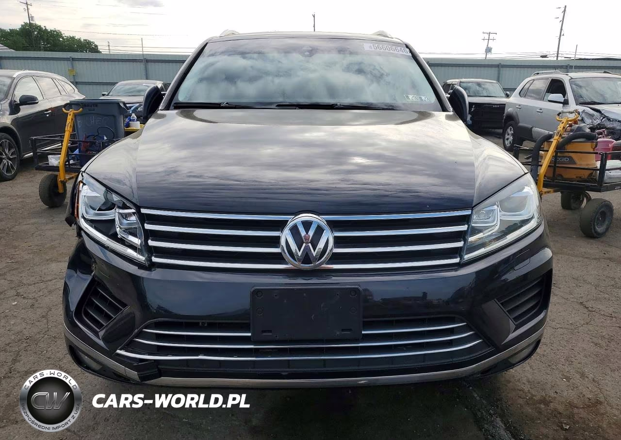2016 Volkswagen Touareg Sport VIN:WVGEF9BP8GD010440 - 5