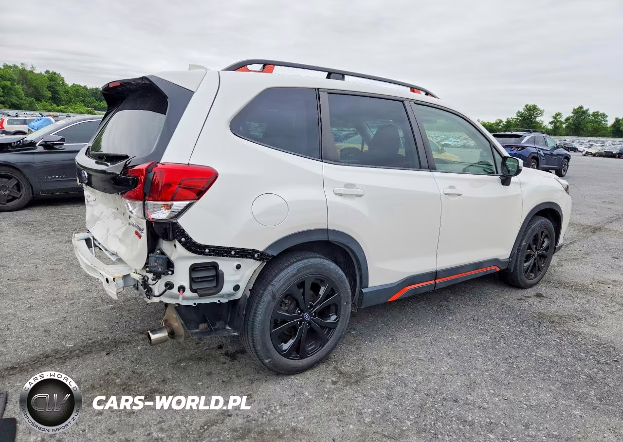 2023 Subaru Forester Sport VIN:JF2SKAJC8PH506531 - 3