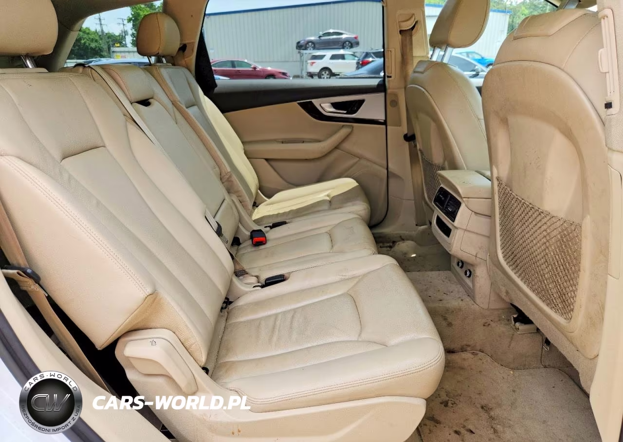 2018 Audi Q7 Premium VIN:WA1AHAF74JD009845 - 11