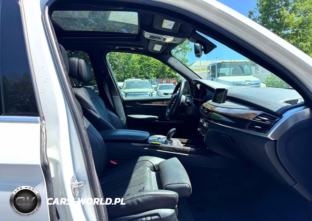 2018 BMW X5 xDrive50I VIN:5UXKR6C56J0U15090 - 9