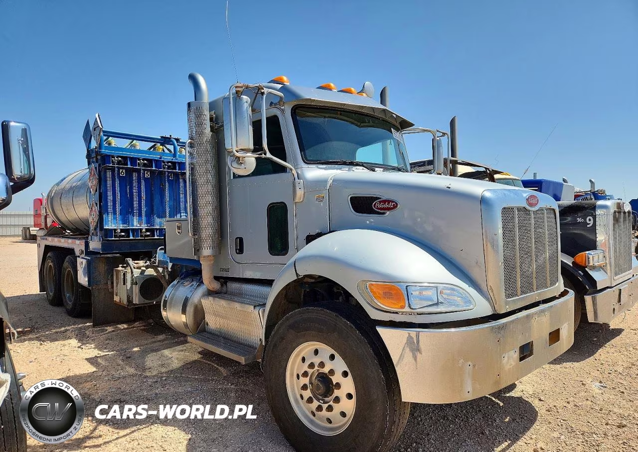 2015 Peterbilt 348 Fuel Truck – zdjęcie 1 z 10