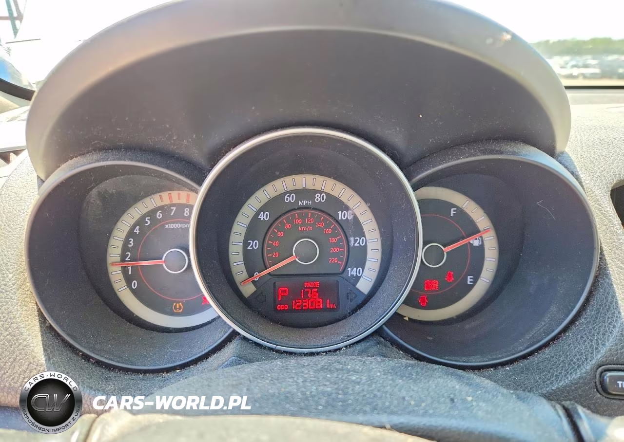 2012 Kia Forte VIN:KNAFU4A26C5494049 - 9