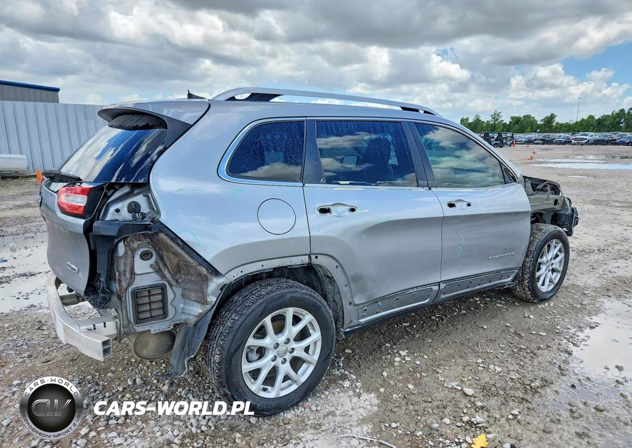 2016 Jeep Cherokee Latitude VIN:1C4PJLCB3GW275282 - 3