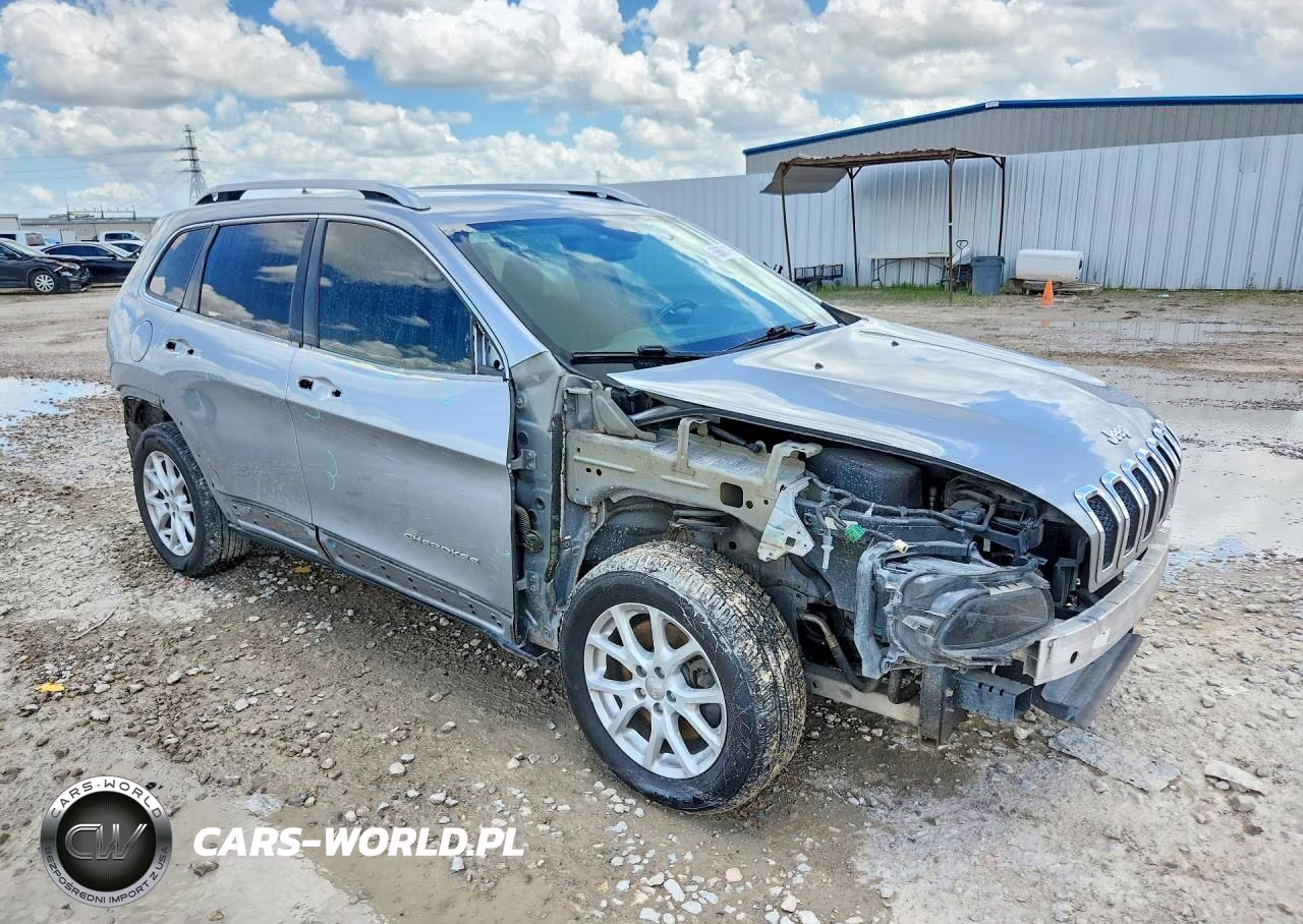 2016 Jeep Cherokee Latitude VIN:1C4PJLCB3GW275282 - 4