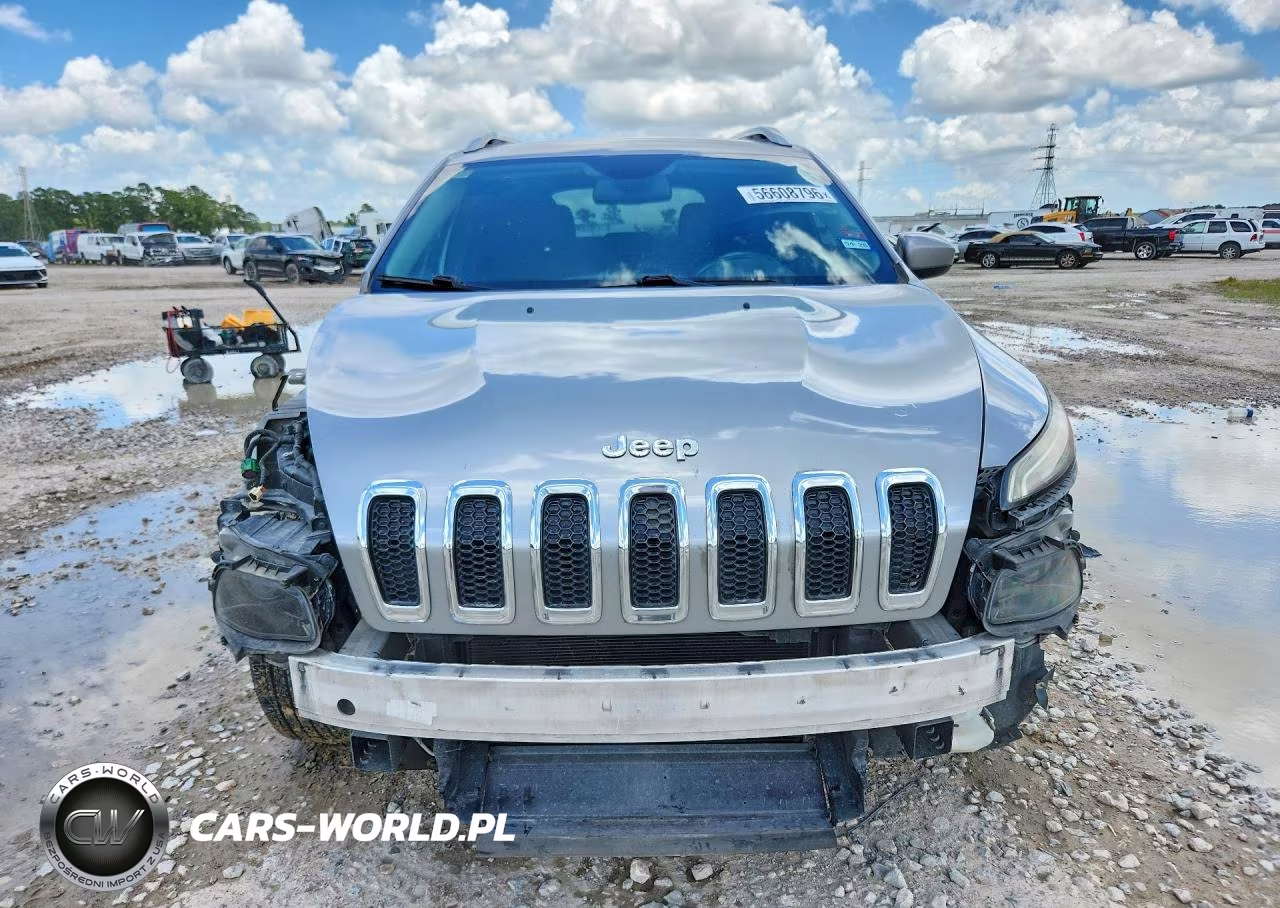 2016 Jeep Cherokee Latitude VIN:1C4PJLCB3GW275282 - 5