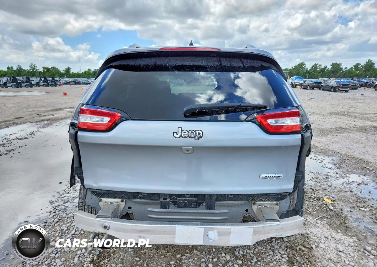 2016 Jeep Cherokee Latitude VIN:1C4PJLCB3GW275282 - 6