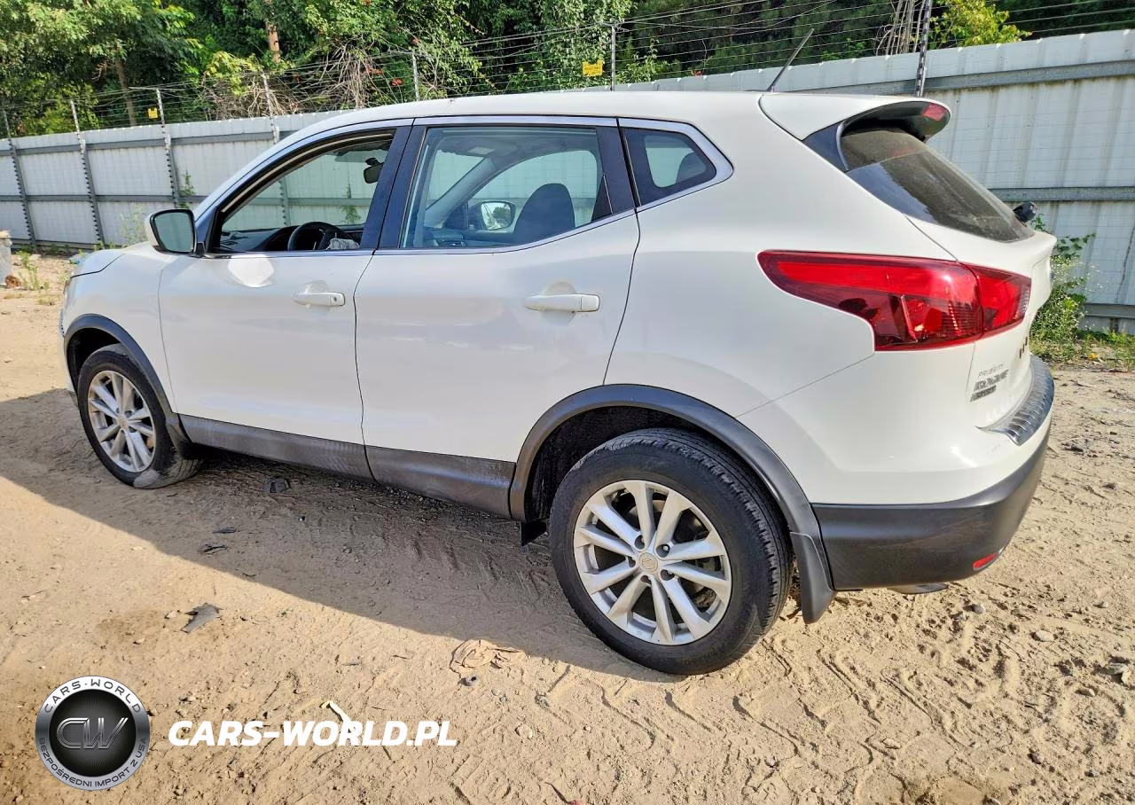 2018 Nissan Rogue Sport S VIN:JN1BJ1CP0JW161826 - 2