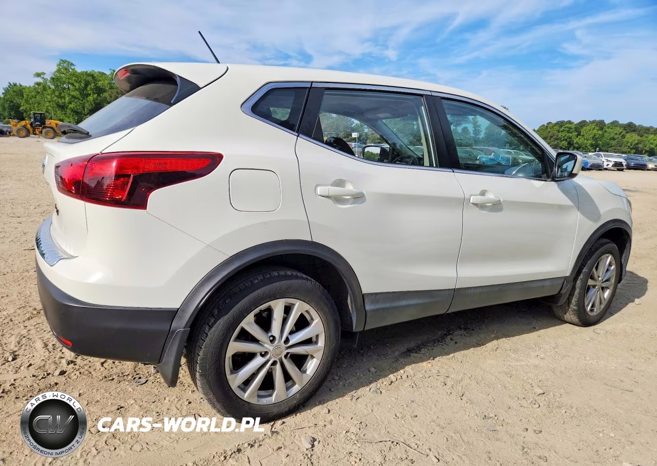 2018 Nissan Rogue Sport S VIN:JN1BJ1CP0JW161826 - 3
