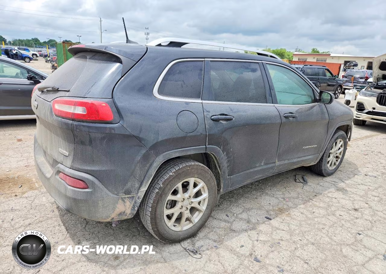 2016 Jeep Cherokee Latitude VIN:1C4PJMCB4GW188304 - 3