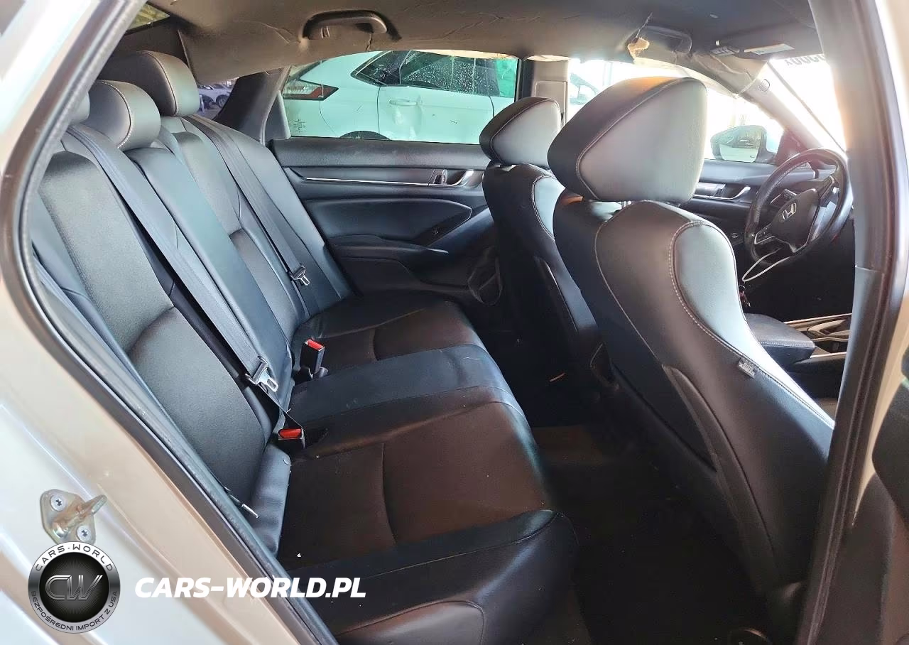 2018 Honda Accord Sport VIN:1HGCV1F32JA221327 - 10