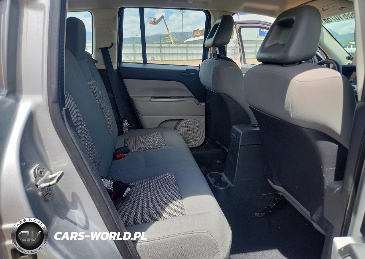 2007 Jeep Compass VIN:1J8FF47W07D204061 - 10