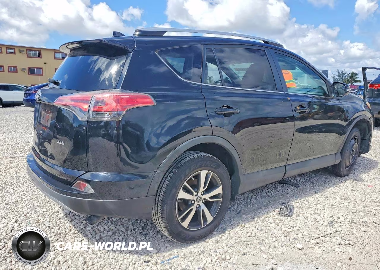 2017 Toyota Rav4 Xle VIN:2T3WFREV8HW369472 - 3