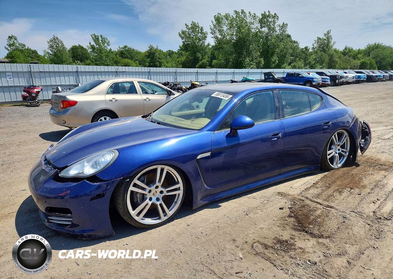 2012 Porsche Panamera 2