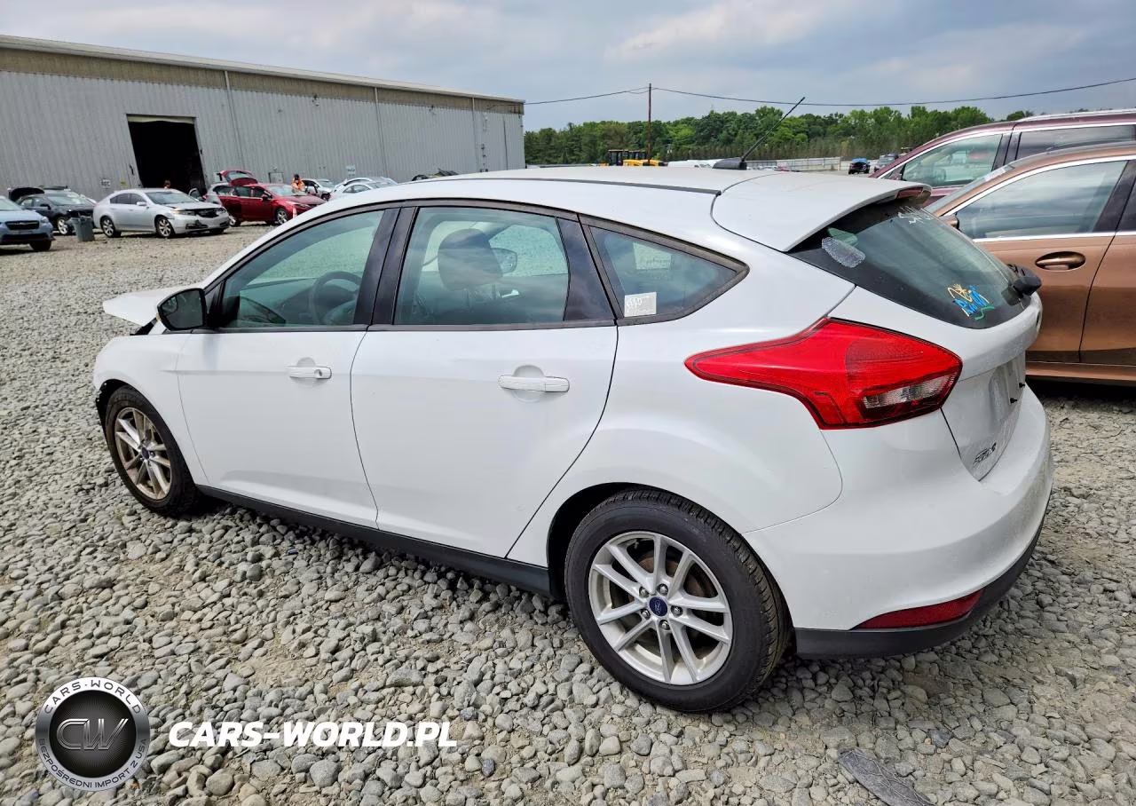 2017 Ford Focus Se VIN:1FADP3K28HL224100 - 2