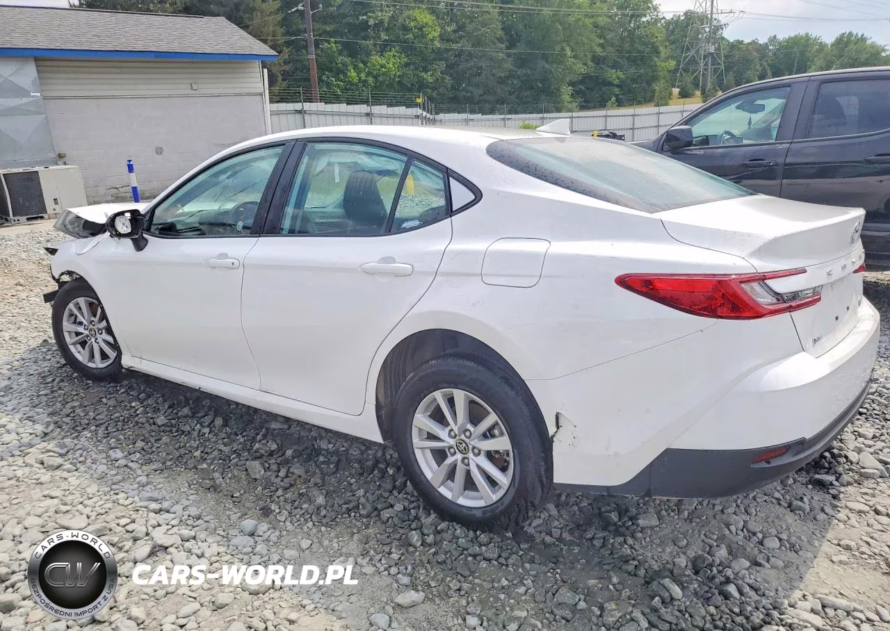 2026 Toyota Camry Le VIN:4T1DAACKXTU261579 - 2