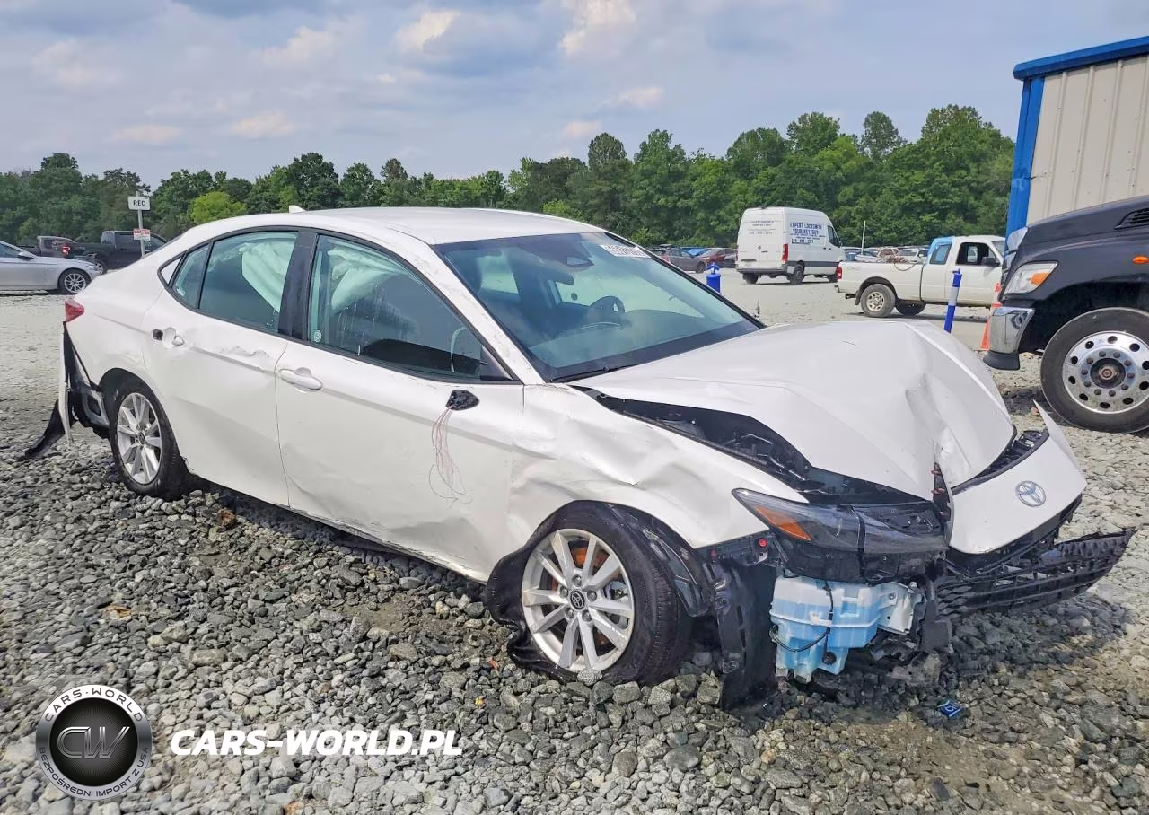 2026 Toyota Camry Le VIN:4T1DAACKXTU261579 - 4