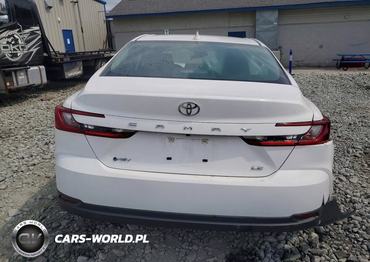 2026 Toyota Camry Le VIN:4T1DAACKXTU261579 - 6