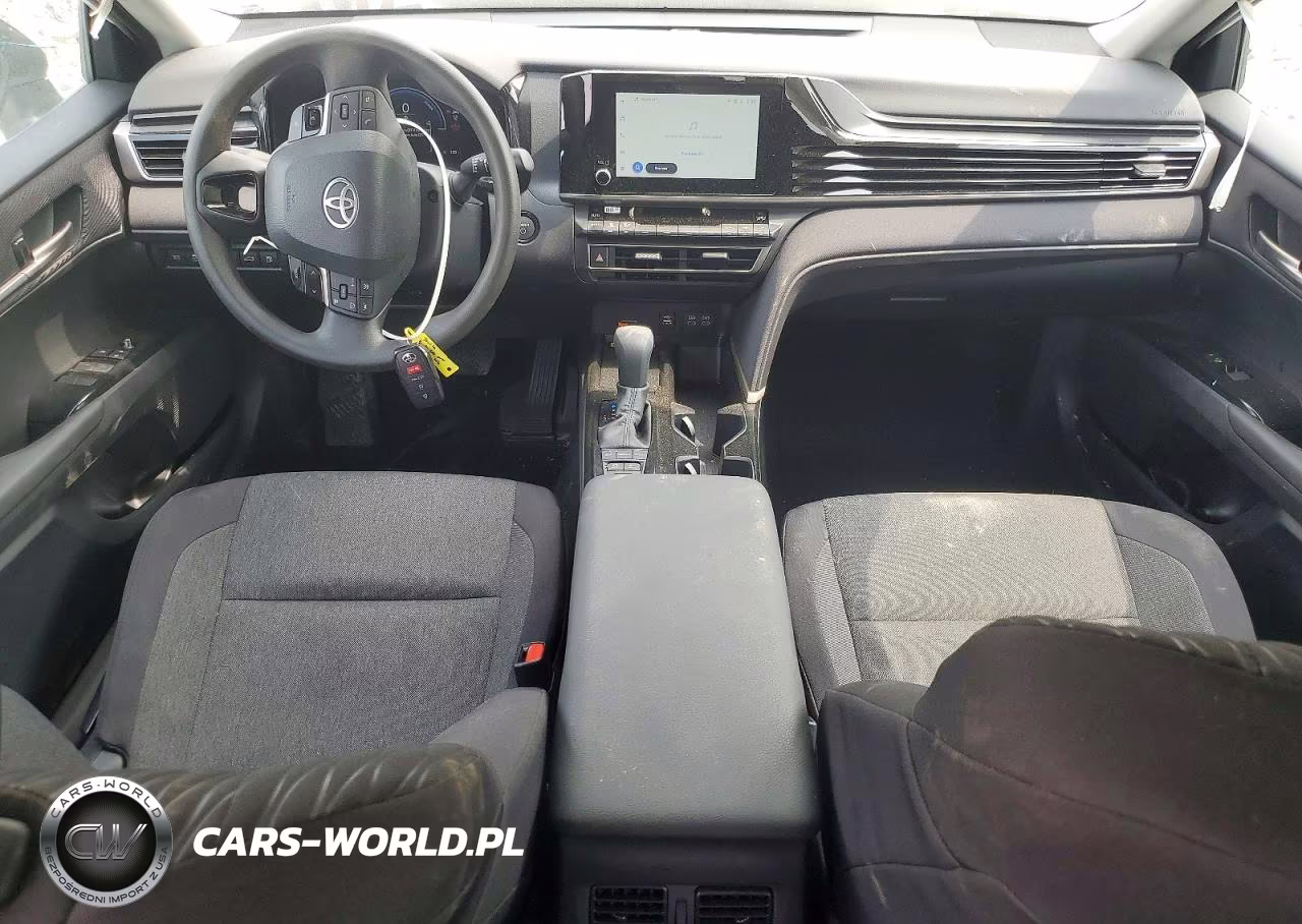 2026 Toyota Camry Le VIN:4T1DAACKXTU261579 - 8
