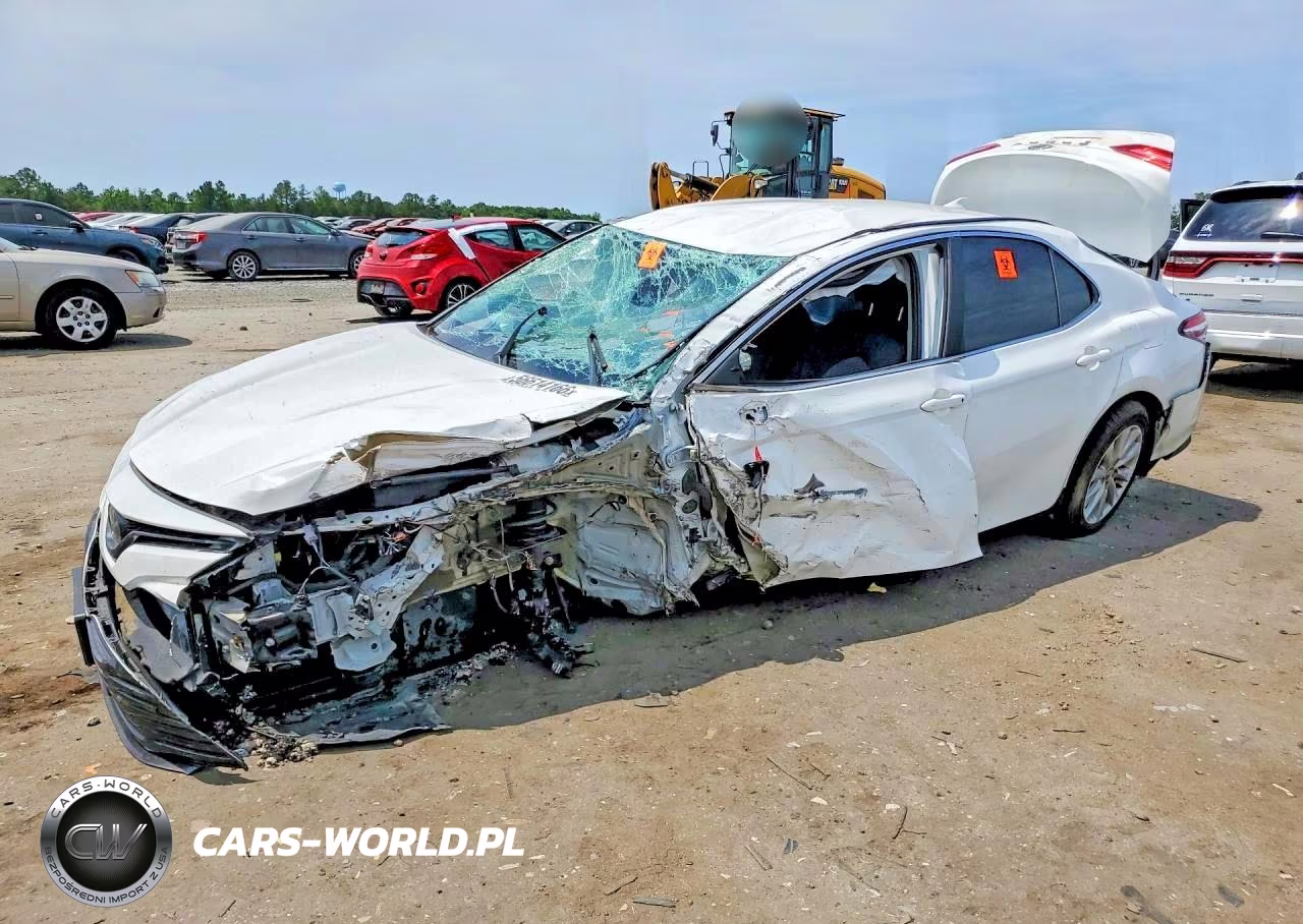 2019 Toyota Camry Le – zdjęcie 1 z 12