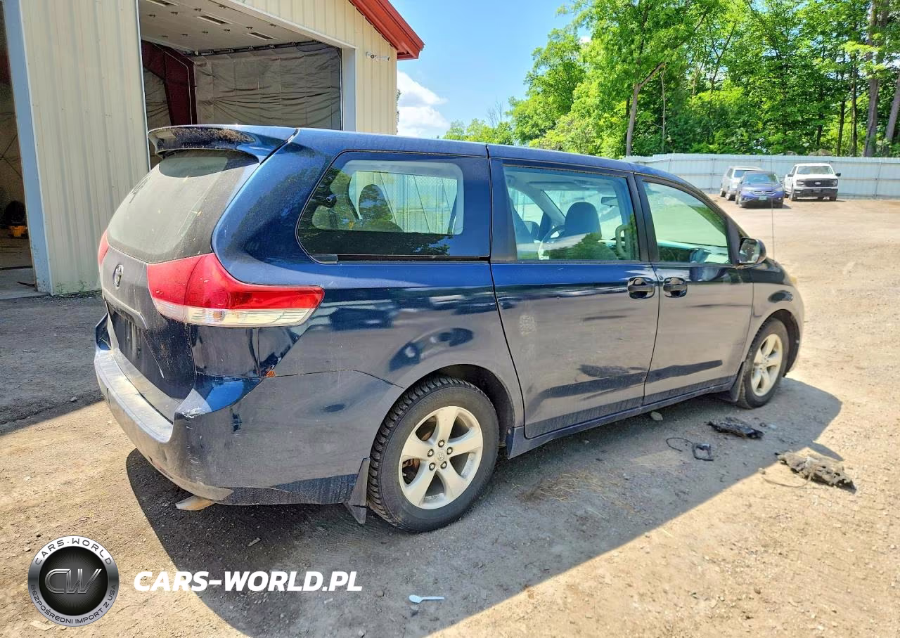 2011 Toyota Sienna Base 7-Passenger VIN:5TDZK3DC0BS131128 - 3