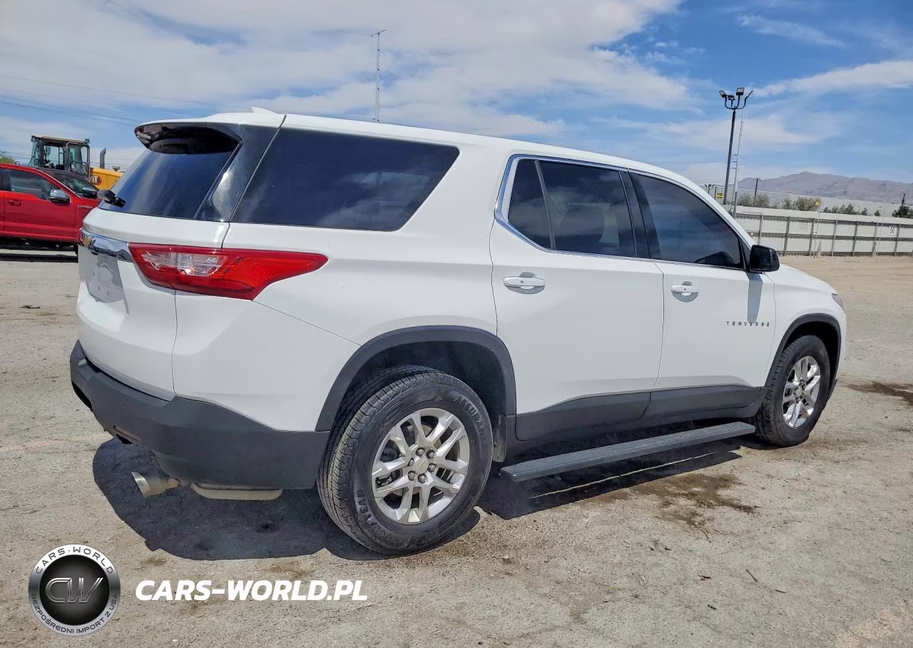 2021 Chevrolet Traverse Fwd Ls VIN:1GNERFKW0MJ228023 - 3